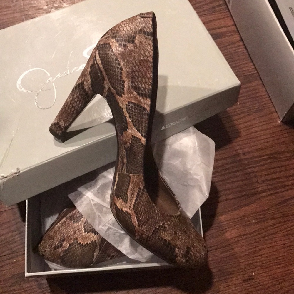 Ladies Shoe